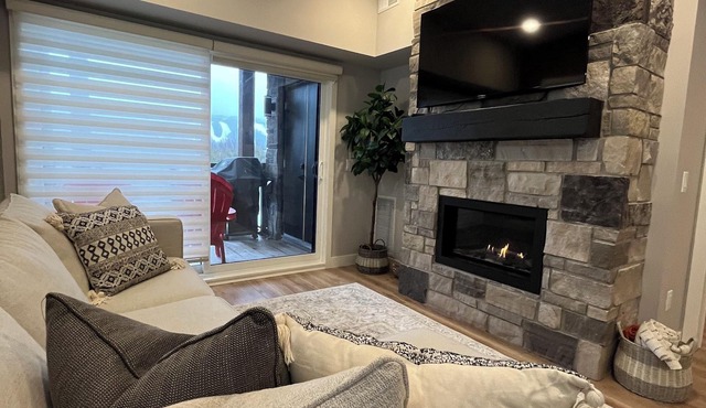 Blue Mountain Village Condo w/Pool - Steps from Scandinave!