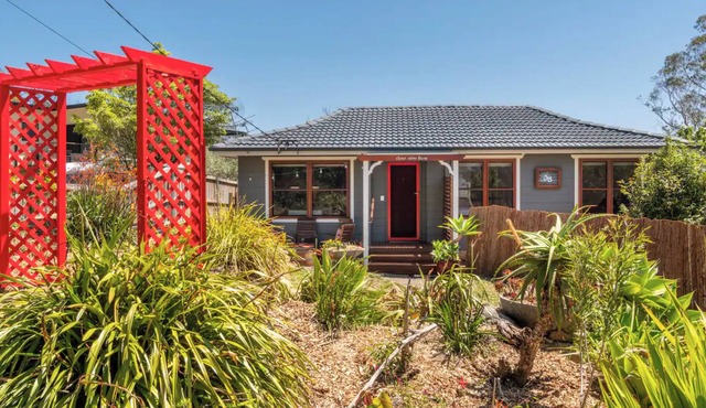 Blue Mountains Urban Farm Stay near Sydney at Clear View Farm (up to 5 guests)