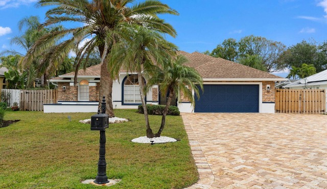 Blue Oasis at Naples! The Perfect Getaway w/Heated Pool!
