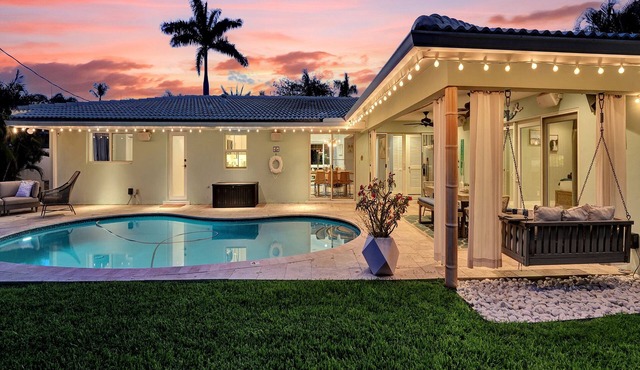 Blue Oasis. Pool, BBQ, Basketball Court