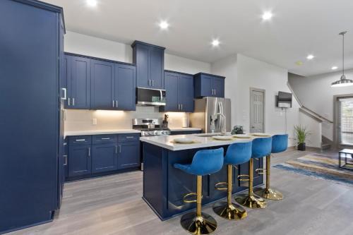 Blue Oasis - Serene & Spacious 3BR Escape