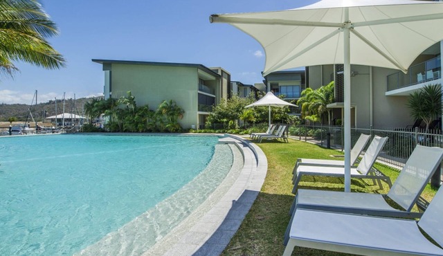 Blue on Blue Apartment 813