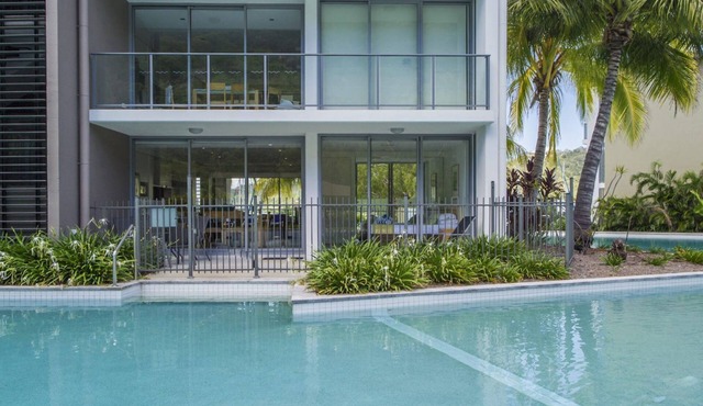 Blue on Blue Apartment 1011