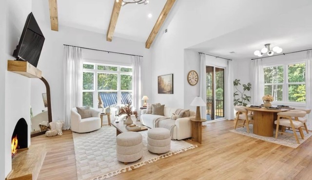 Blue Owl Lakefront Getaway · Hot Tub + Mini Golf + BBQ