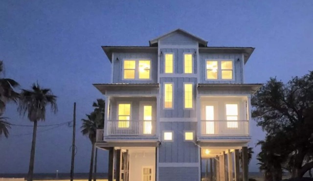Blue Pelican 2 Beachfront Vacation Rental Home