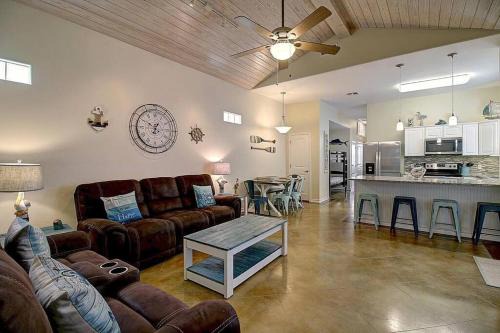 Blue Pelican at Pirates Bay Resort