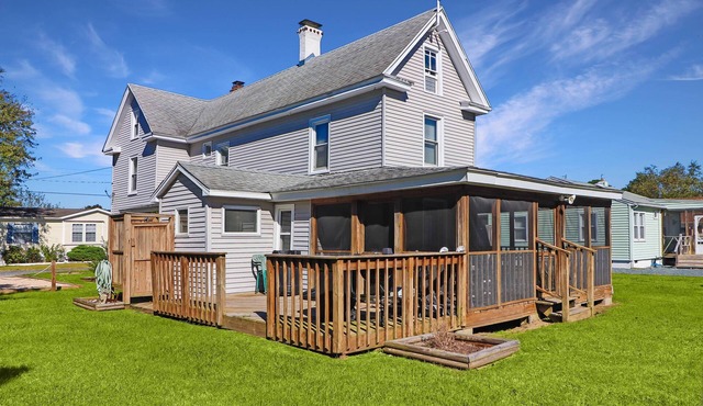 Blue Point | Classic Chincoteague Home w/Wood Stove, Screened Porch, Outdoor Shower & Pets