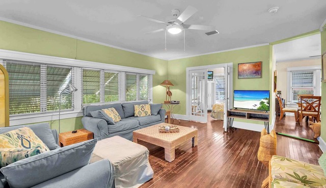 Blue Reverie - Downtown Cottage