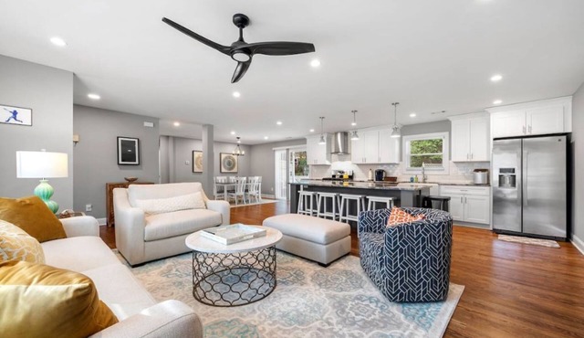 Blue Ribbon 3BR/2BA Bungalow near Truist Park