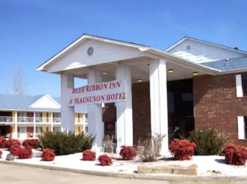 Blue Ribbon Inn and Suites