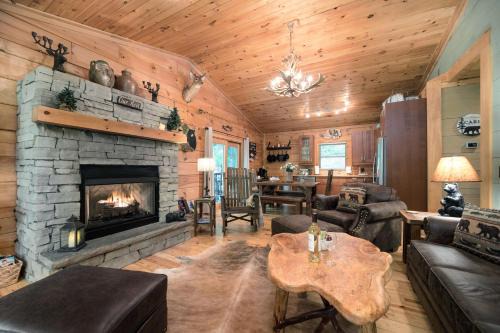 Blue Ridge Cabin Getaway | Cashiers and Highlands