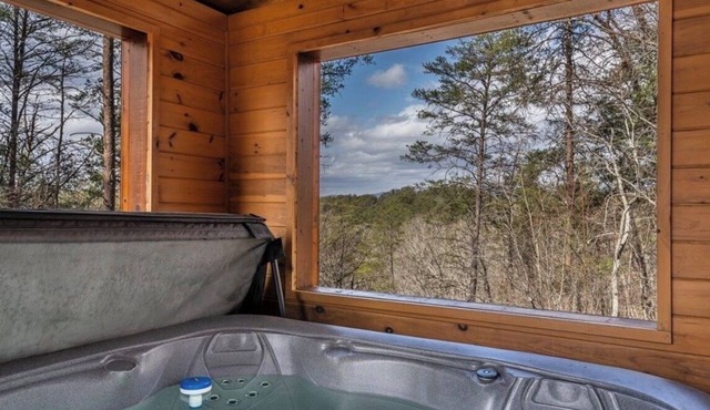 Blue Ridge Cabin with Hot Tub. Pet Friendly. Amazing Views