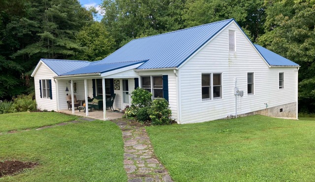 Blue Ridge Country Home - relax and experience the best of the NC countryside