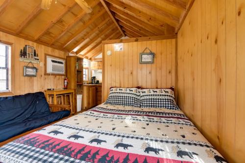 Blue Ridge Getaway! Studio with Resort Amenities