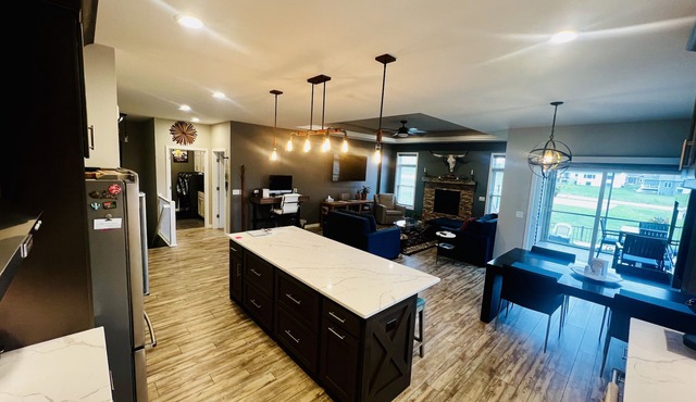 Blue Ridge Home - Featuring 4 King Beds & 1 Queen Bed - Comfort/Luxury Awaits