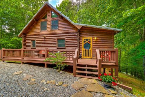 Blue Ridge Log Cabin w/Hot Tub & Game Room!