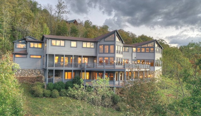 Blue Ridge Luxury Lodge | 9BR | Stunning Views | Ideal for Retreats & Getaways