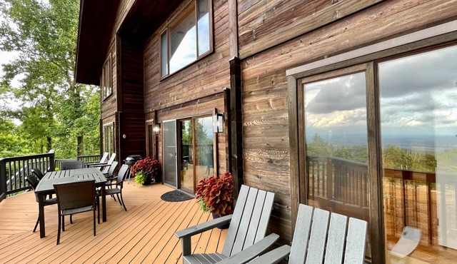 Blue Ridge Mountain Cedar Log Cabin's breathtaking VIEW!