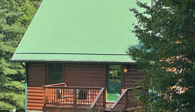 Blue Ridge Mountain East Tennessee Cabin Get-a-way Pet Friendly