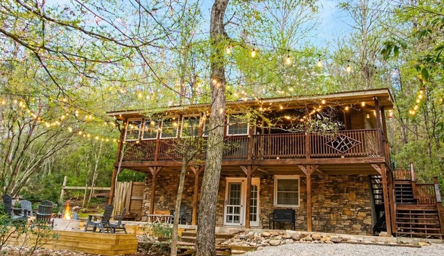 Blue Ridge Mountain Retreat with Cozy Firepit Terrace.