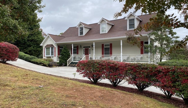 Blue Ridge Mountains Golf and Lake Retreat