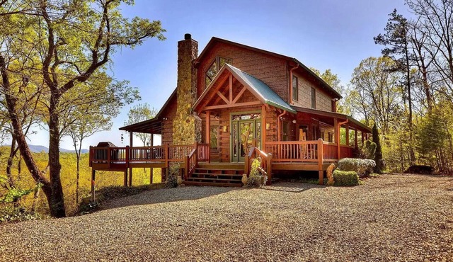 Blue Ridge Mountaintop Views - Hot Tub, Pool Table, Relaxation + More