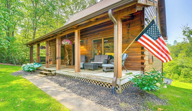 Blue Ridge Mtns Retreat w/Views, 1 Mi to Parkway!