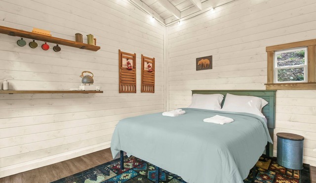 Blue Ridge Parkway/Off-Grid Cabin/Glamping/Turkey Hop Cabin