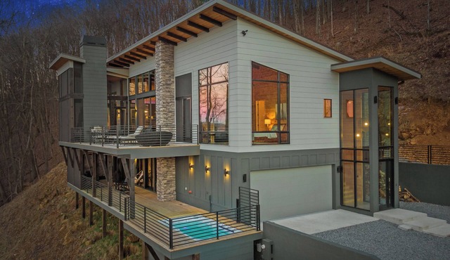 Blue Ridge Ultra Luxury with Stunning Mountain & Lake Views, Near Aska & Marina