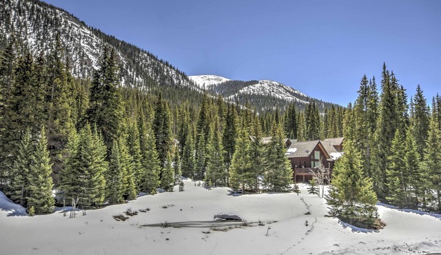 Blue River Condo w/Views - 5 Mi to Breckenridge!
