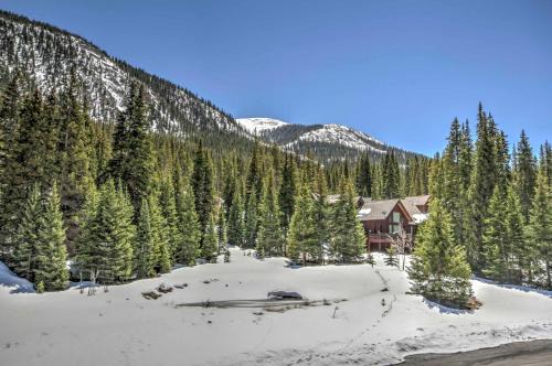 Blue River Condo with Views - 5 Mi to Breckenridge!