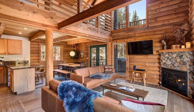 Blue River Hideaway by Boutiq