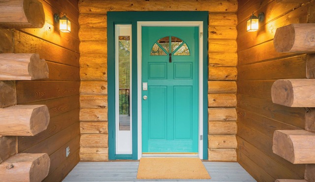 Blue Roof Lodge - Forest Getaway for Groups