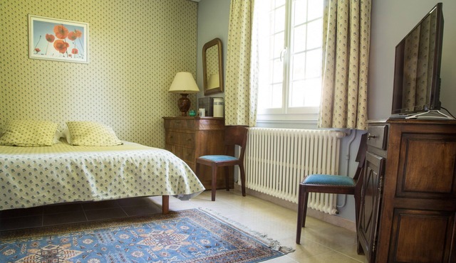 Blue room: a comfortable suite in the heart of a Périgord domain