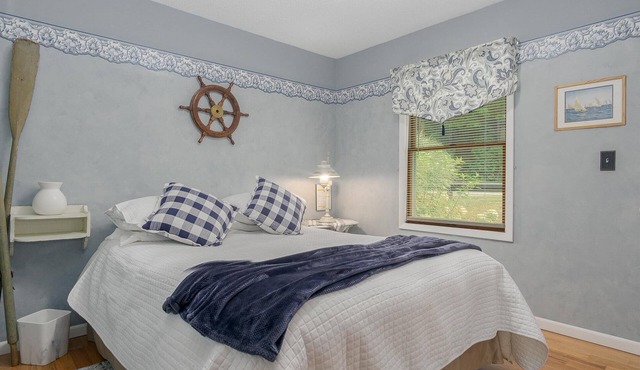 Blue Room at Newaygo Bed & Breakfast