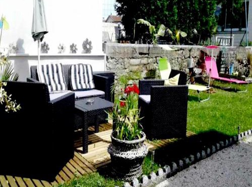 blue room, kitchenette