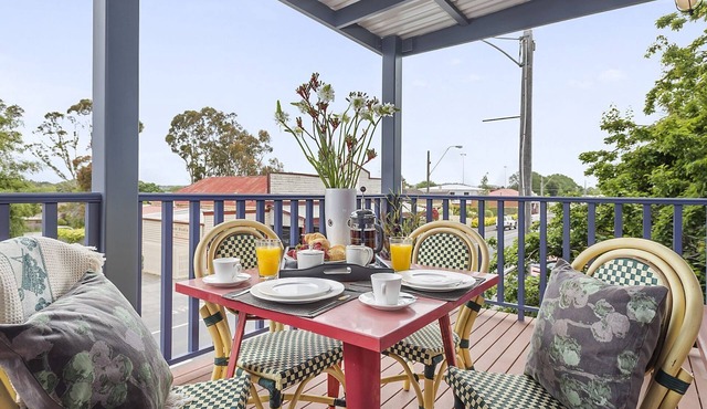 Blue Rosella on Piper