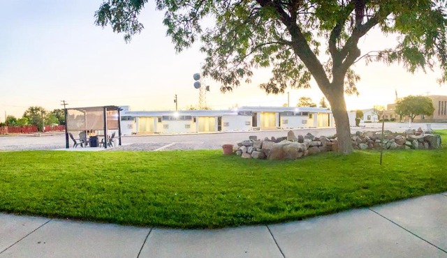 Blue Sage Inn & Suites