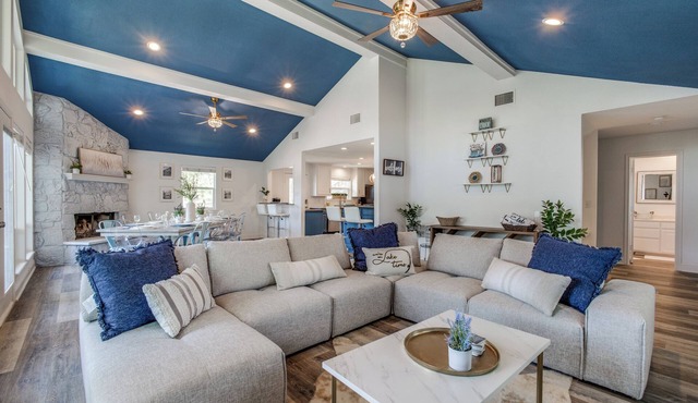 Blue Skies Lakefront, Beautifully Remodeled Home