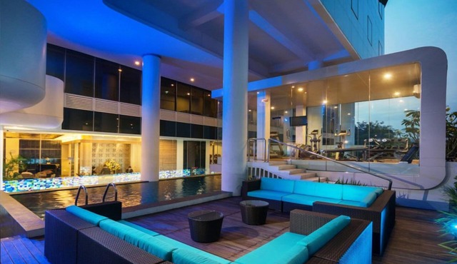 Blue Sky Hotel Petamburan