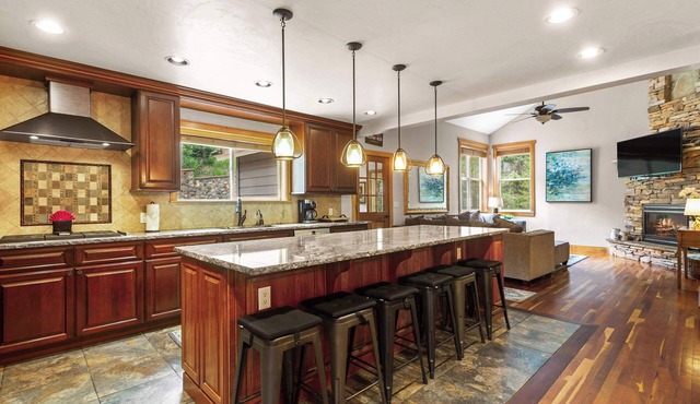 Blue Sky Lodge - Spacious 5BR Lodge