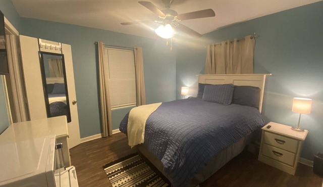 Blue Sky Room - READ DESCRIPTION, FREE coffee, pets welcome!