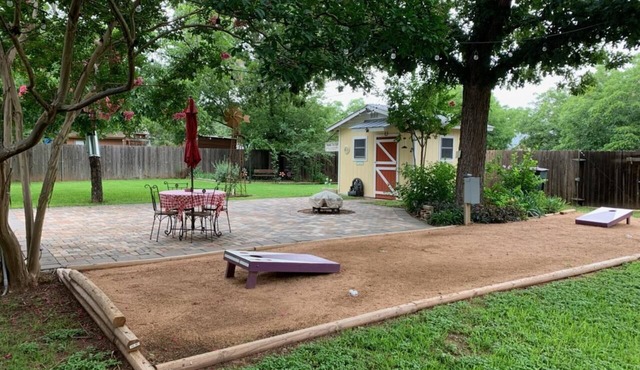 " BLUE SKYLARK" is two blocks from main and one mile from Historic downtown.
