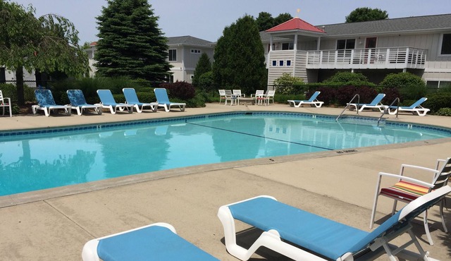Blue Star 11 Saugatuck/Douglas condo w/ pool; 2 min to town, 5 min to beach