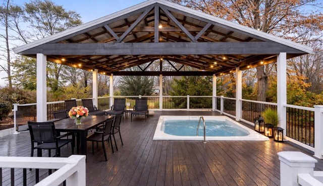 Blue Star #3 Location, Location 12 person hot tub!