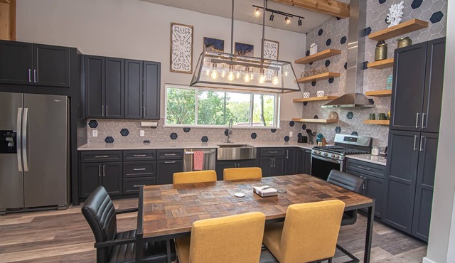 Blue Star Bungalow at Lake Whitney: Pet-Friendly Secluded Lake Retreat, Wrap Around Deck & Fire Pit