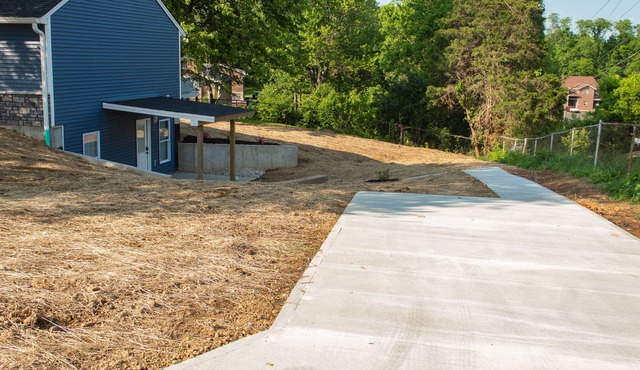 Blue Stone #2 1 mile from HWY 75. 15 minutes from the ARK Encounter