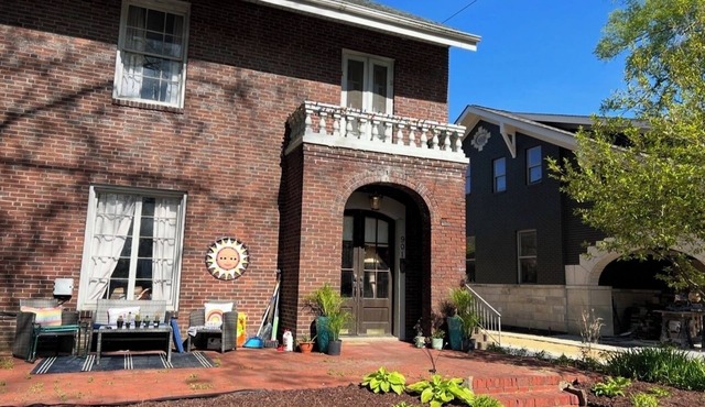 Blue Suede Suite in the heart of downtown Corinth