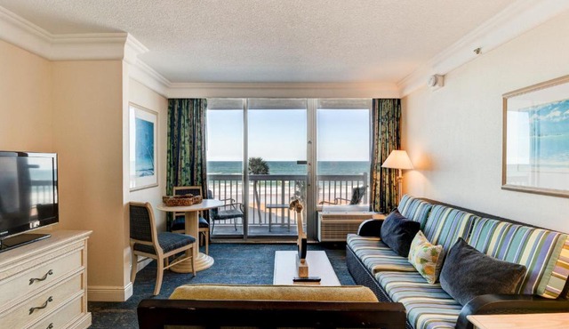 Blue Sunrise Oceanfront with Kitchen