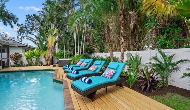 Blue Tide Bungalow Su